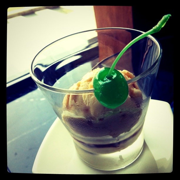 Gelas